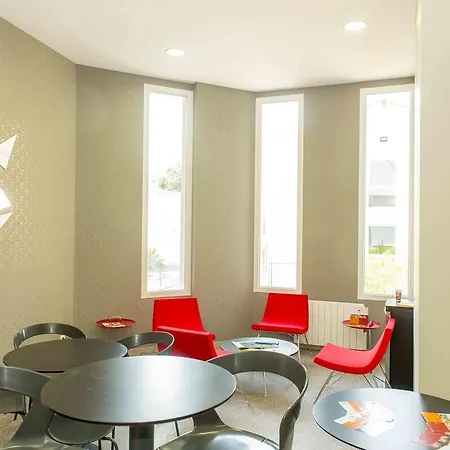 Seven Aparthotel